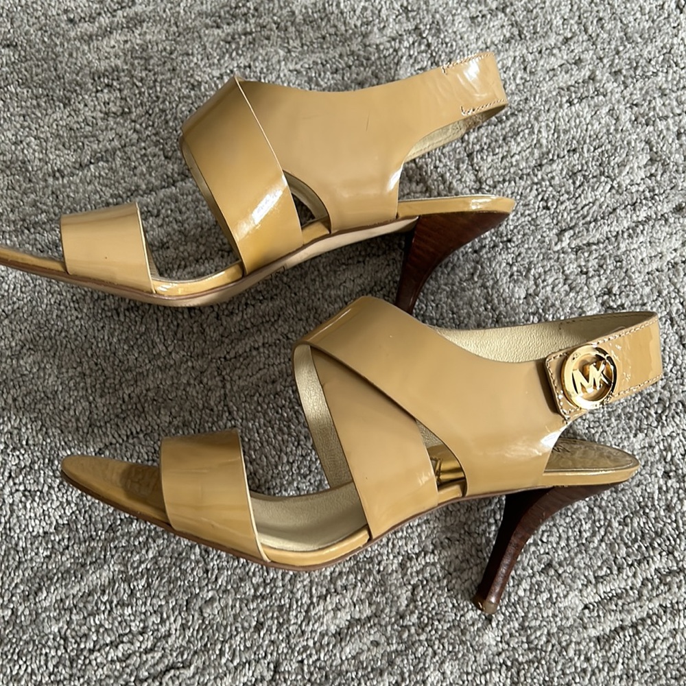 Sandals - Picture 2 of 4